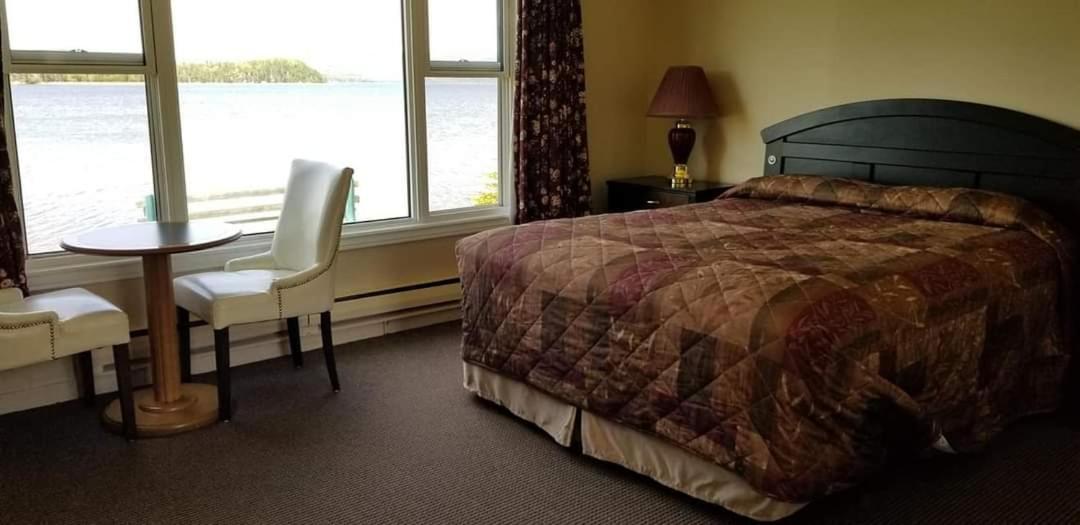 St Ann'S Motel & Cottage Baddeck Inlet Екстериор снимка