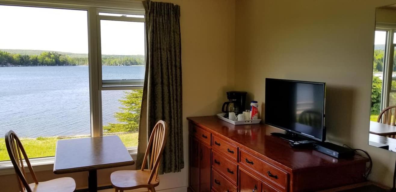 St Ann'S Motel & Cottage Baddeck Inlet Екстериор снимка